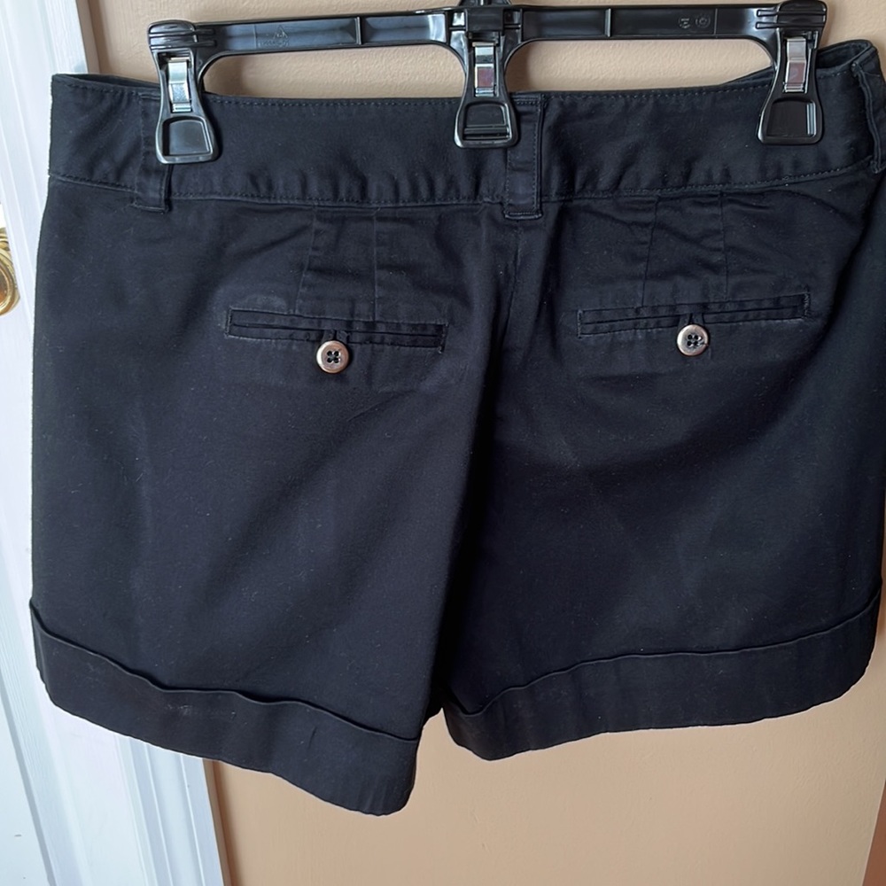 Shorts - Picture 3 of 3